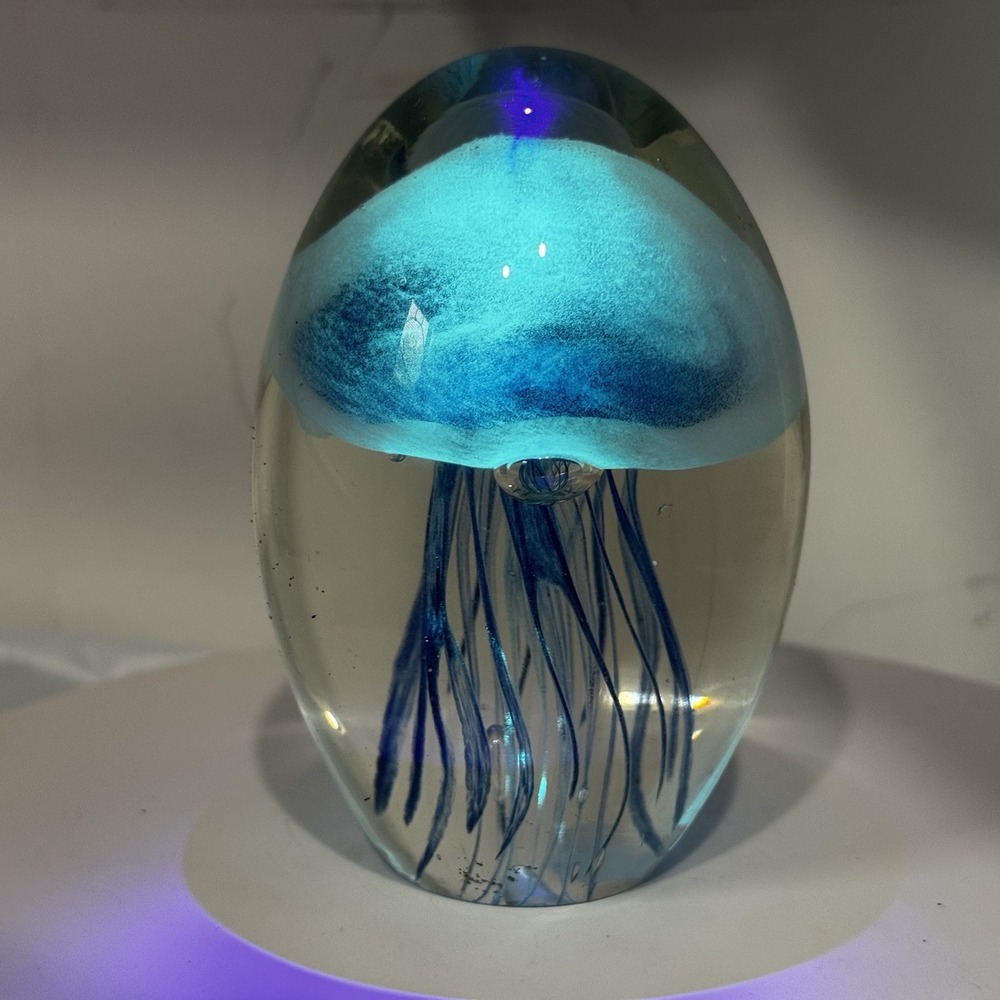 Dynasty Gallery Jellyfish Paperweight Art Glass 4" Glows Controlled Bubbles Blue